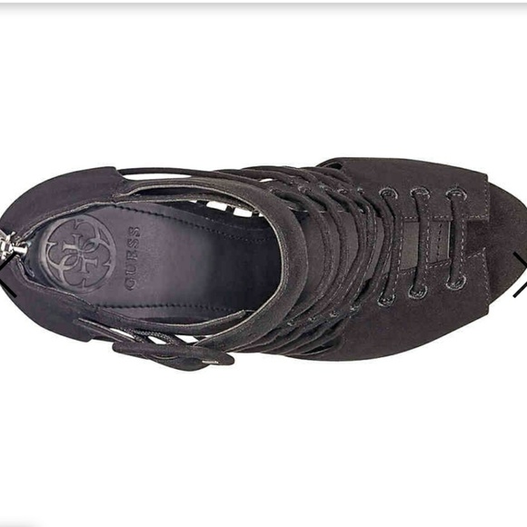 Almost new! Worn only once Guess Sandals - Picture 4 of 8